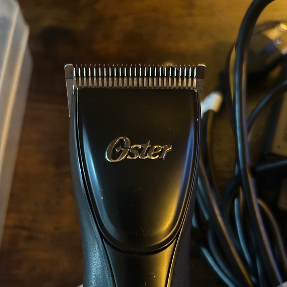 Oster Hair Clipper Set - Black and Silver - Picture 2 of 4